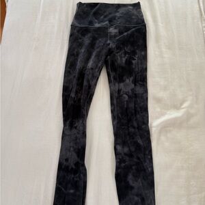 Blue diamond dye Lululemon Align Leggings